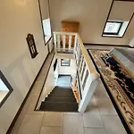 V Buši * Bus